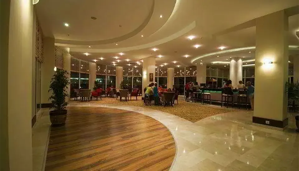 هتل ام جی وایت لیلیوم